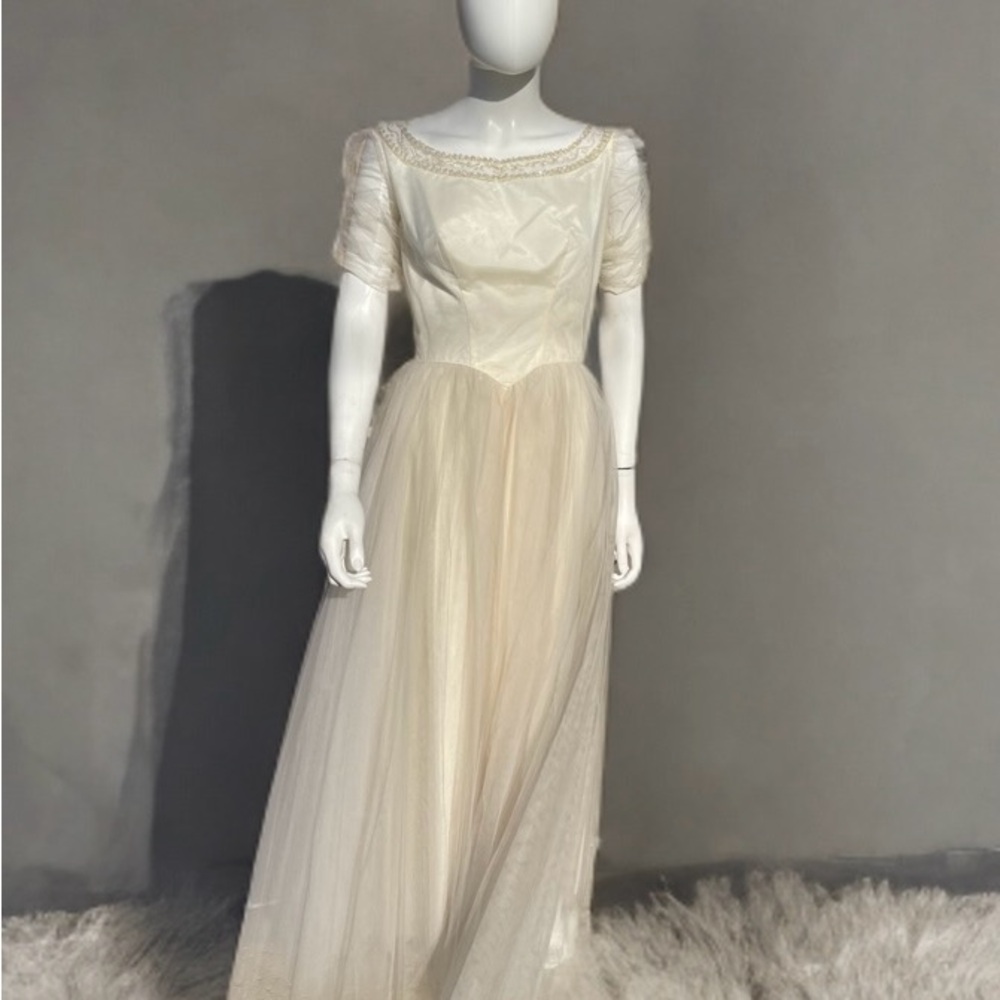 Vintage Cream Tulle Wedding Dress
